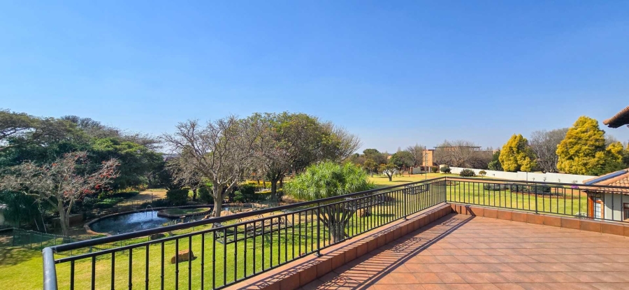 5 Bedroom Property for Sale in Mooikloof Equestrian Estate Gauteng