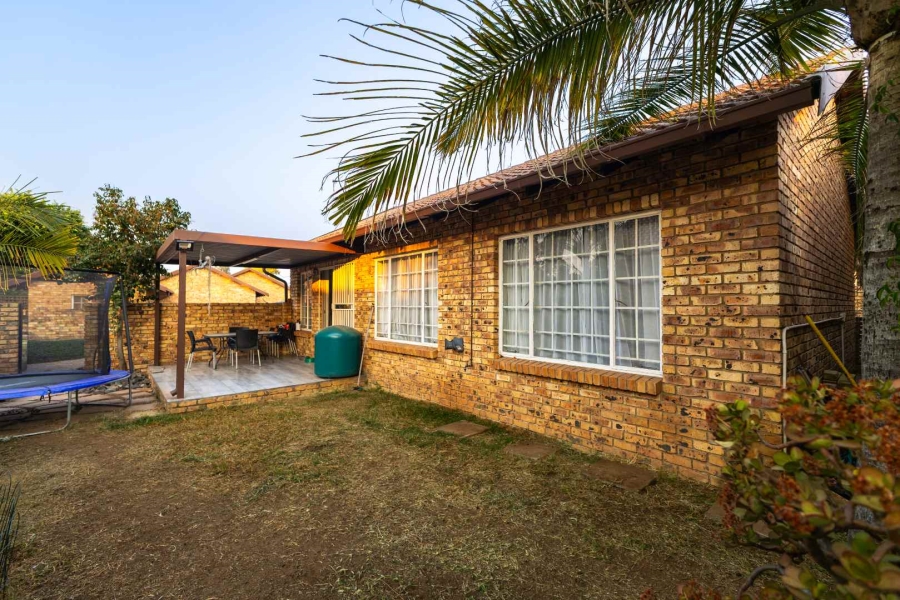 2 Bedroom Property for Sale in Equestria Gauteng
