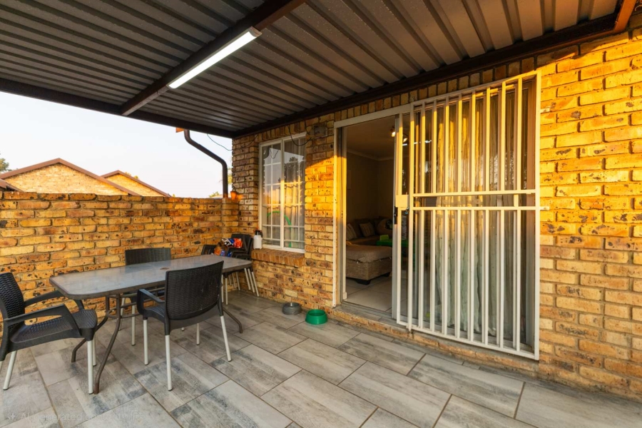 2 Bedroom Property for Sale in Equestria Gauteng