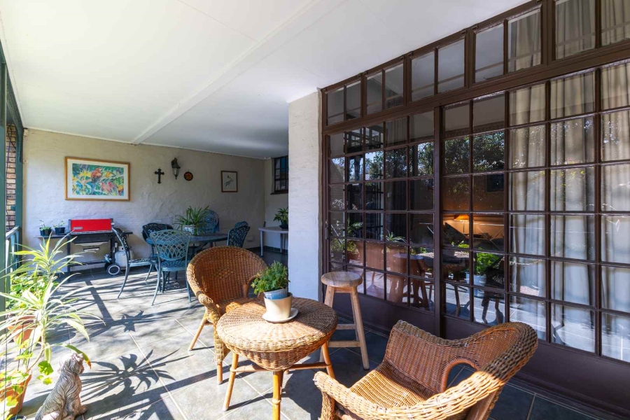 4 Bedroom Property for Sale in Nieuw Muckleneuk Gauteng