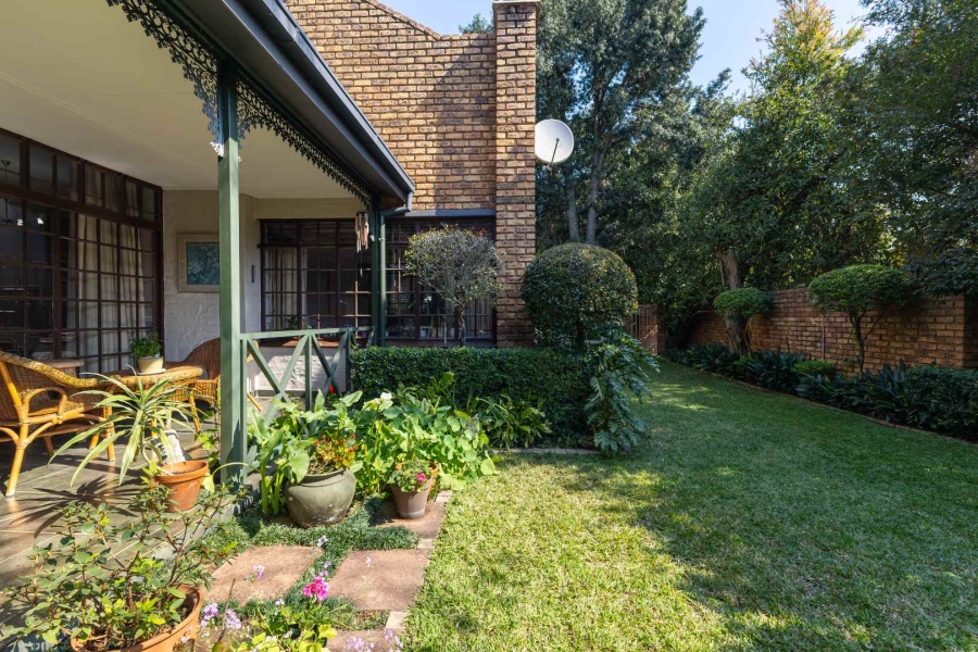 4 Bedroom Property for Sale in Nieuw Muckleneuk Gauteng