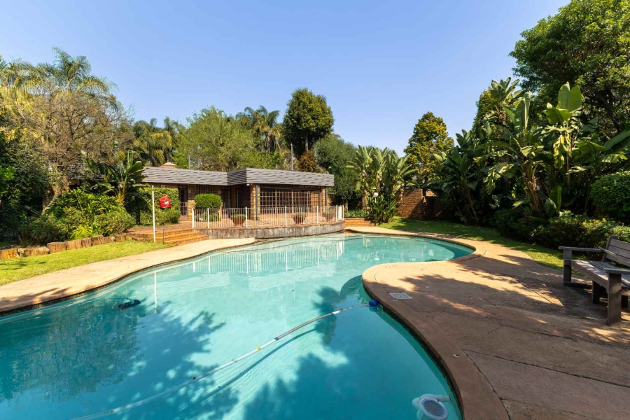 4 Bedroom Property for Sale in Nieuw Muckleneuk Gauteng