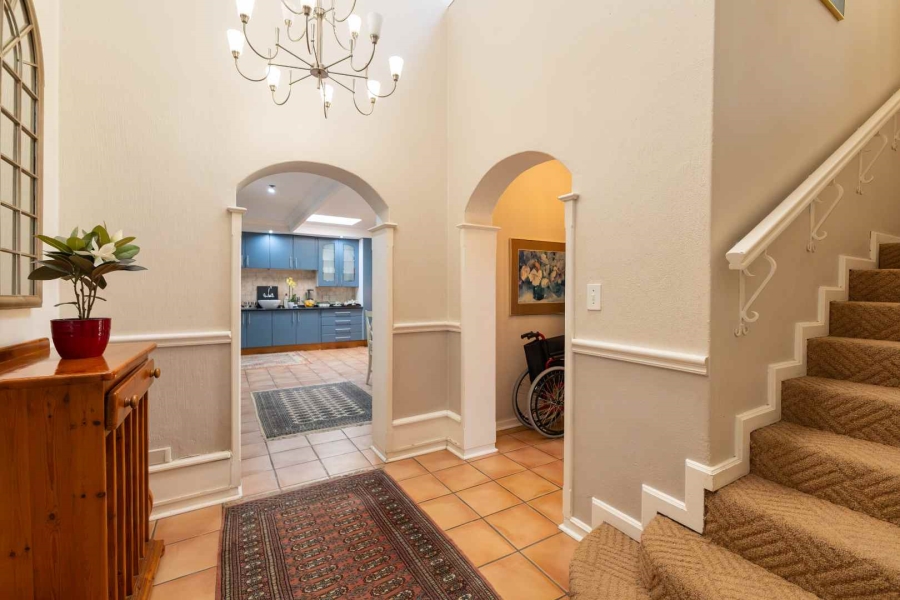 4 Bedroom Property for Sale in Nieuw Muckleneuk Gauteng