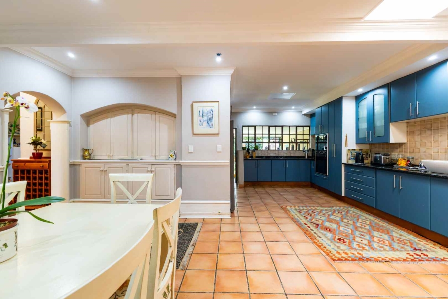 4 Bedroom Property for Sale in Nieuw Muckleneuk Gauteng