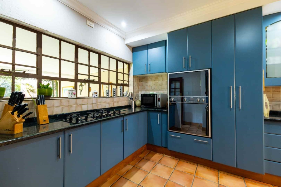 4 Bedroom Property for Sale in Nieuw Muckleneuk Gauteng