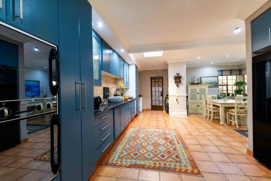 4 Bedroom Property for Sale in Nieuw Muckleneuk Gauteng