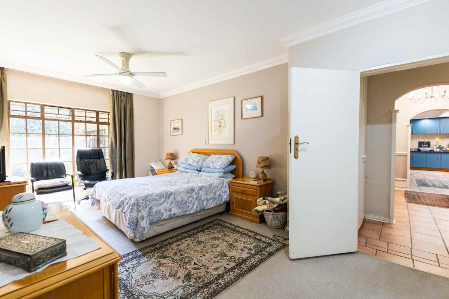 4 Bedroom Property for Sale in Nieuw Muckleneuk Gauteng