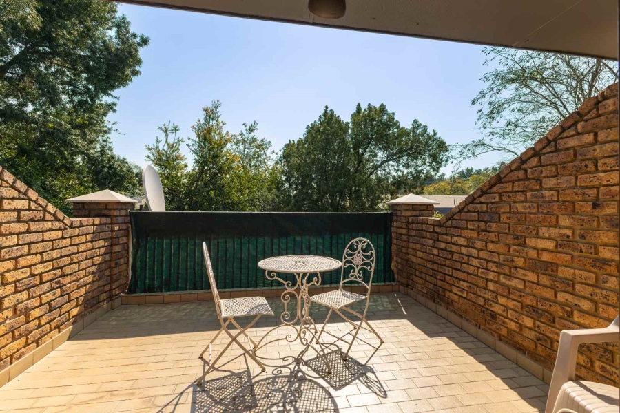 4 Bedroom Property for Sale in Nieuw Muckleneuk Gauteng