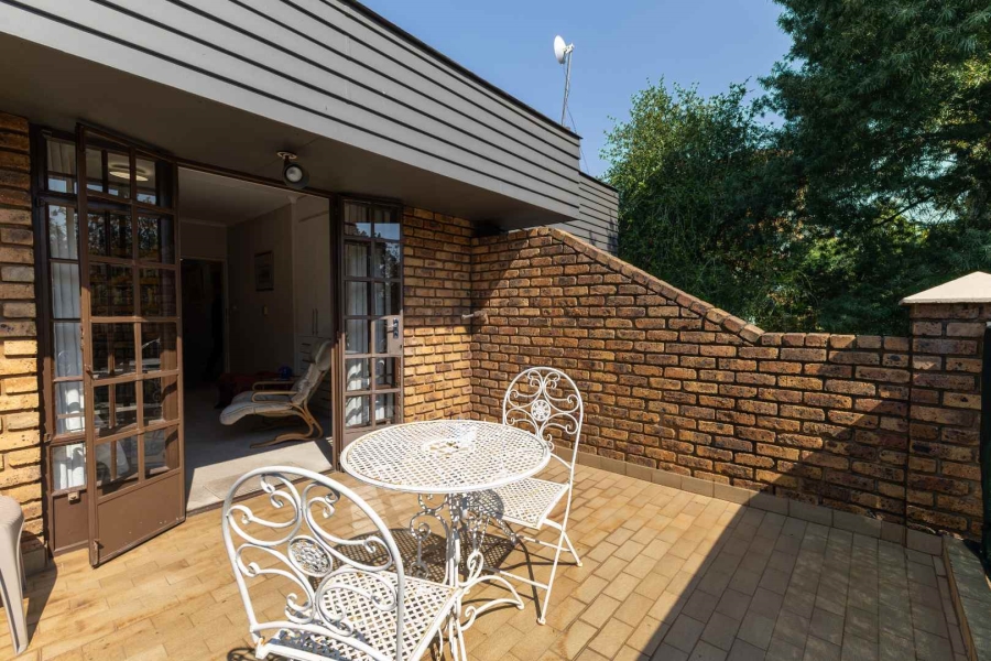 4 Bedroom Property for Sale in Nieuw Muckleneuk Gauteng