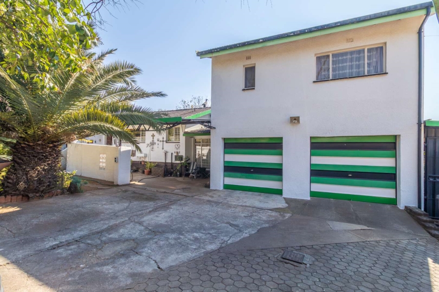 4 Bedroom Property for Sale in Helderkruin Gauteng