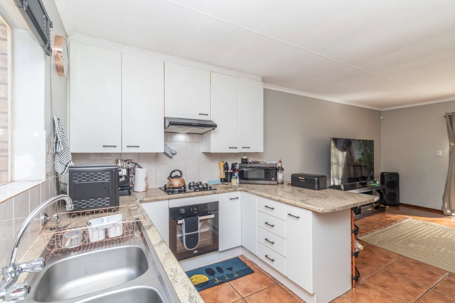 To Let 2 Bedroom Property for Rent in Wilgeheuwel Gauteng