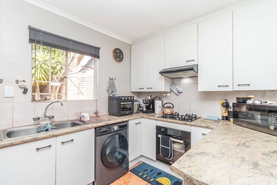 To Let 2 Bedroom Property for Rent in Wilgeheuwel Gauteng
