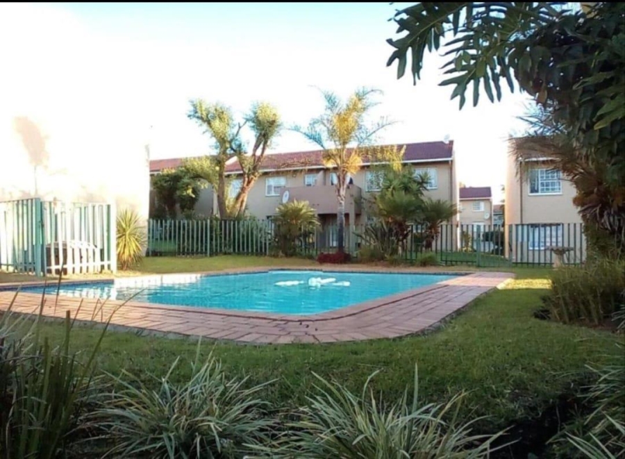 To Let 3 Bedroom Property for Rent in Vorna Valley Gauteng