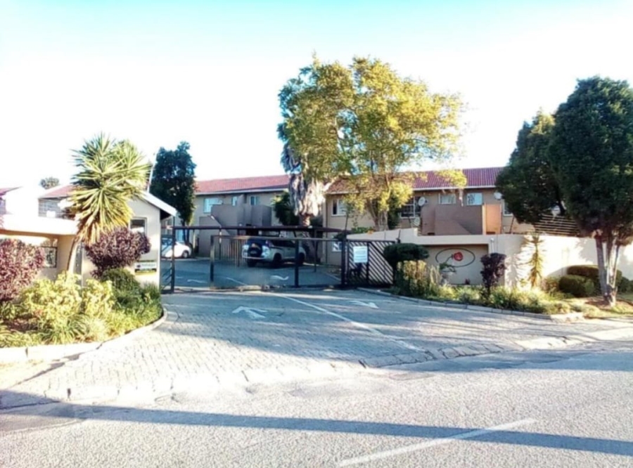 To Let 3 Bedroom Property for Rent in Vorna Valley Gauteng