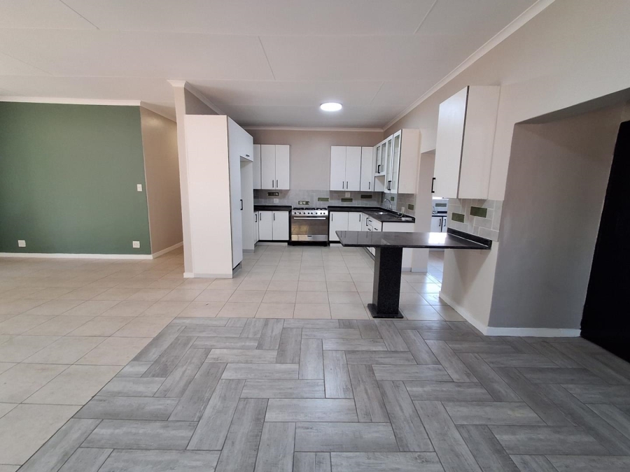 5 Bedroom Property for Sale in Three Rivers Gauteng