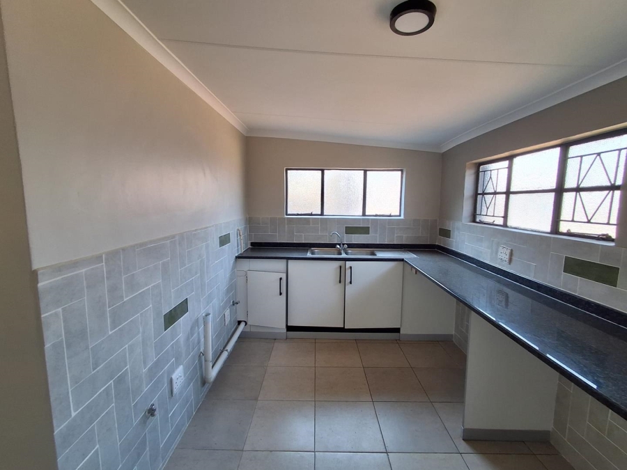 5 Bedroom Property for Sale in Three Rivers Gauteng