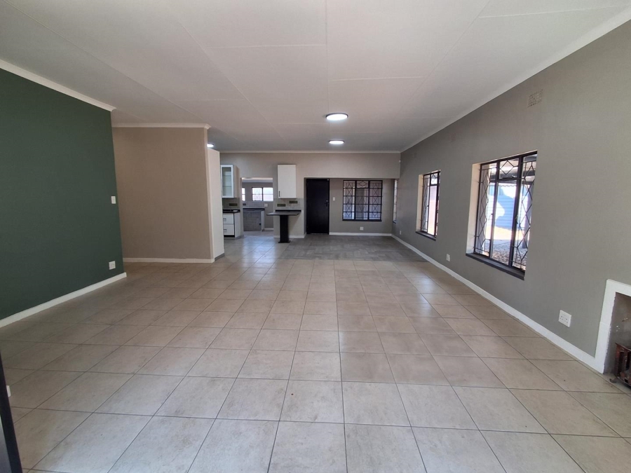 5 Bedroom Property for Sale in Three Rivers Gauteng