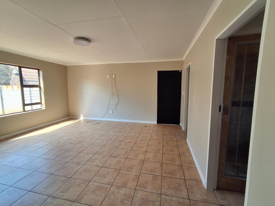 5 Bedroom Property for Sale in Three Rivers Gauteng