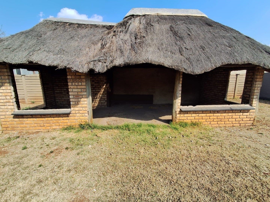 5 Bedroom Property for Sale in Three Rivers Gauteng