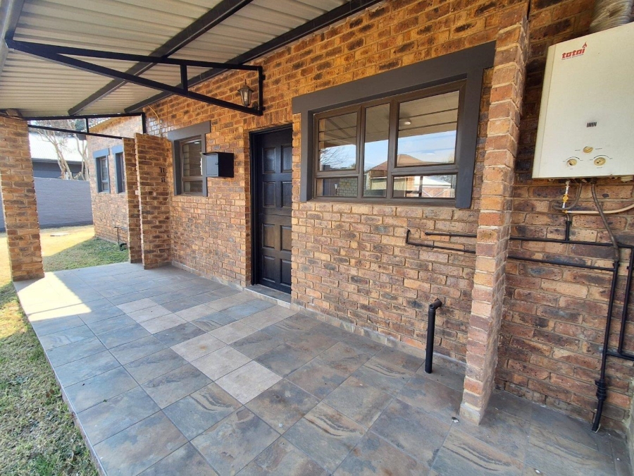 5 Bedroom Property for Sale in Three Rivers Gauteng