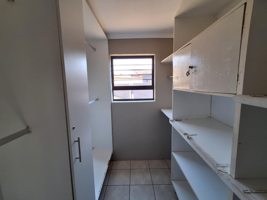 5 Bedroom Property for Sale in Three Rivers Gauteng