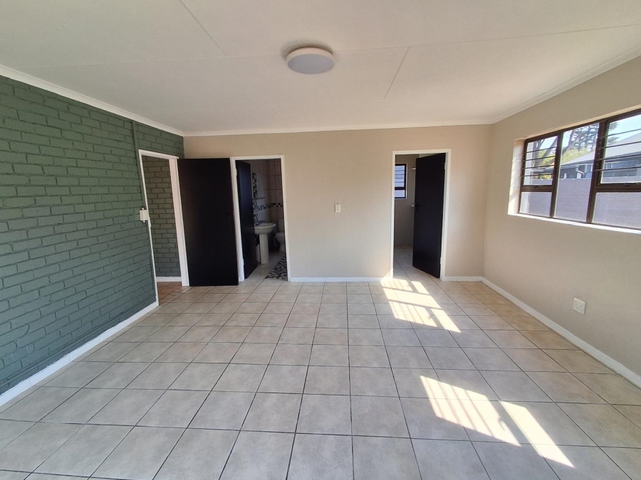 5 Bedroom Property for Sale in Three Rivers Gauteng