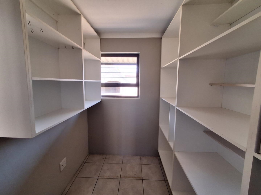 5 Bedroom Property for Sale in Three Rivers Gauteng
