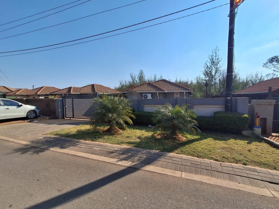 3 Bedroom Property for Sale in Mamelodi East Gauteng