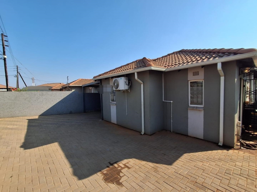 3 Bedroom Property for Sale in Mamelodi East Gauteng