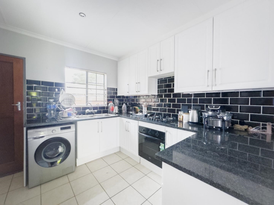 2 Bedroom Property for Sale in Equestria Gauteng