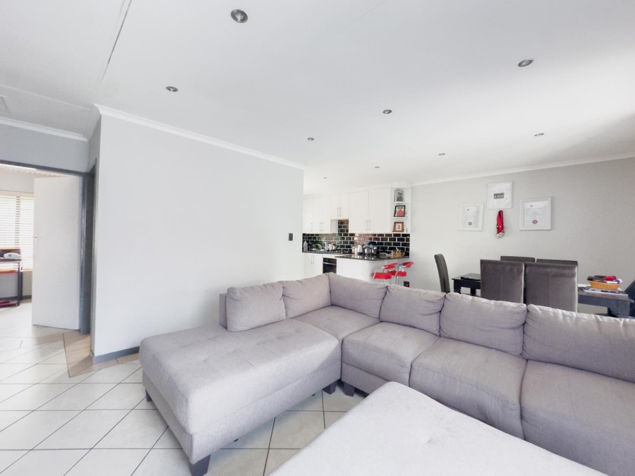 2 Bedroom Property for Sale in Equestria Gauteng