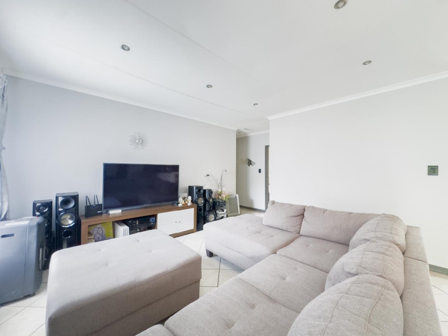 2 Bedroom Property for Sale in Equestria Gauteng