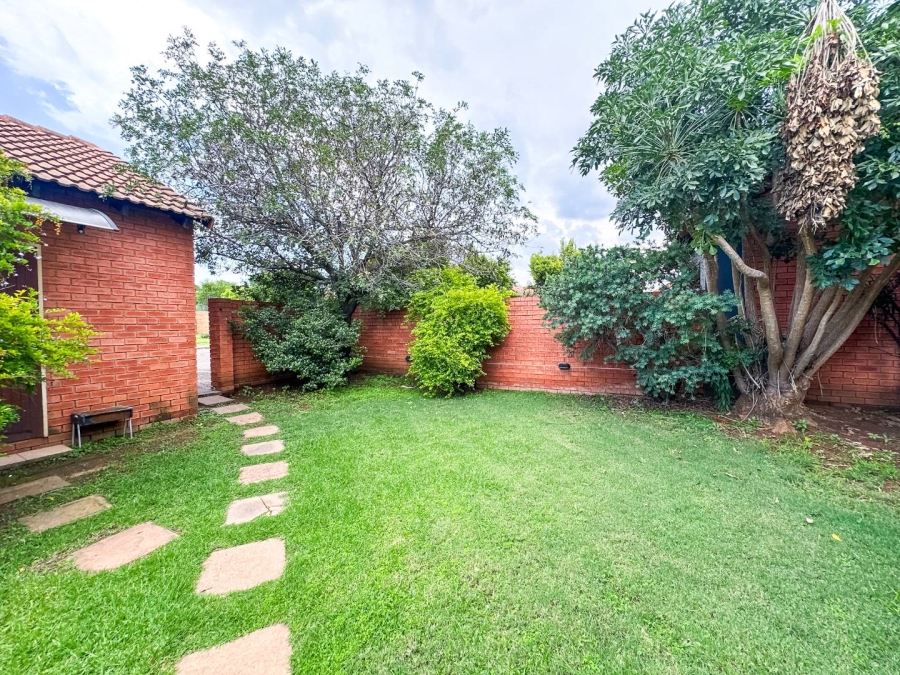 2 Bedroom Property for Sale in Equestria Gauteng