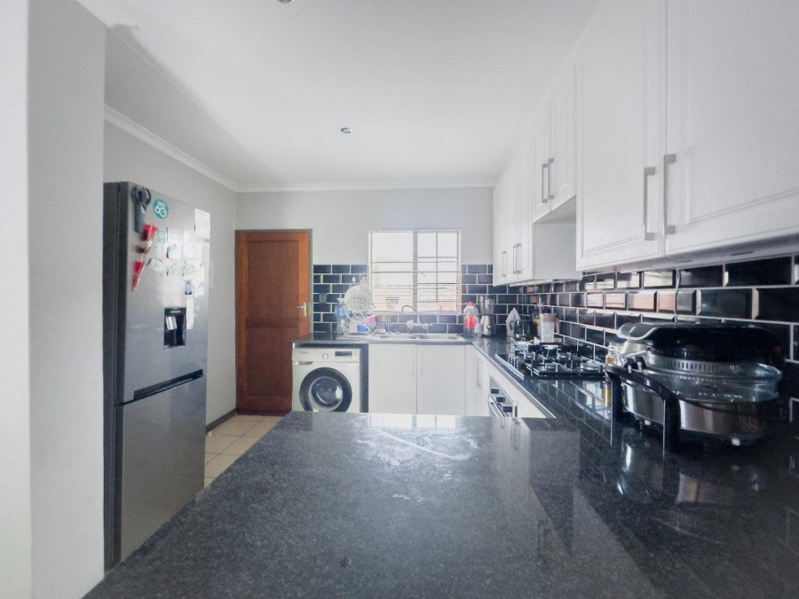 2 Bedroom Property for Sale in Equestria Gauteng