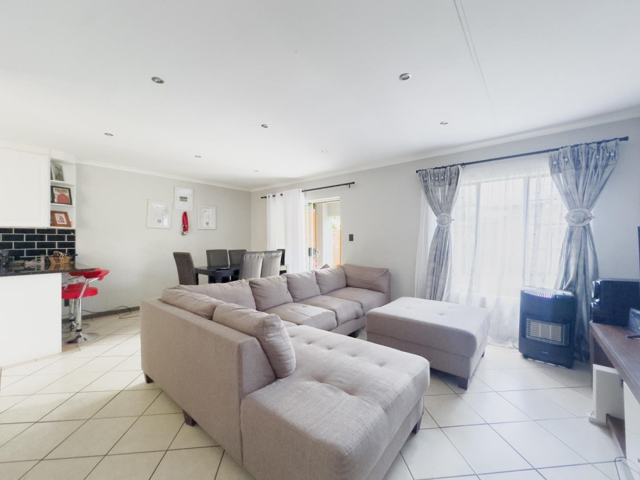 2 Bedroom Property for Sale in Equestria Gauteng