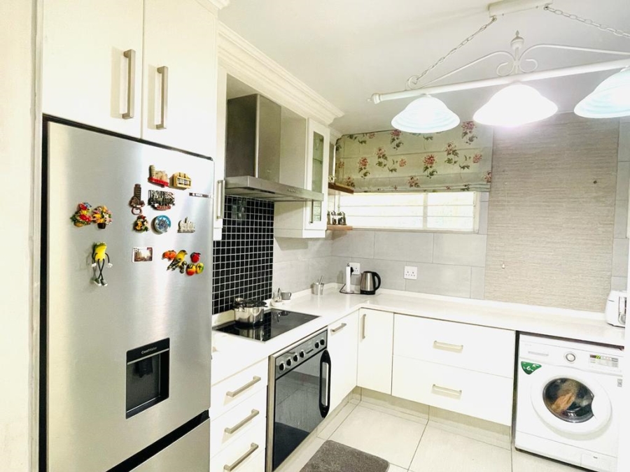 To Let 3 Bedroom Property for Rent in Sunset Acres Gauteng