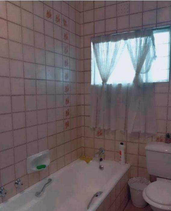 To Let 3 Bedroom Property for Rent in Lyndhurst Gauteng