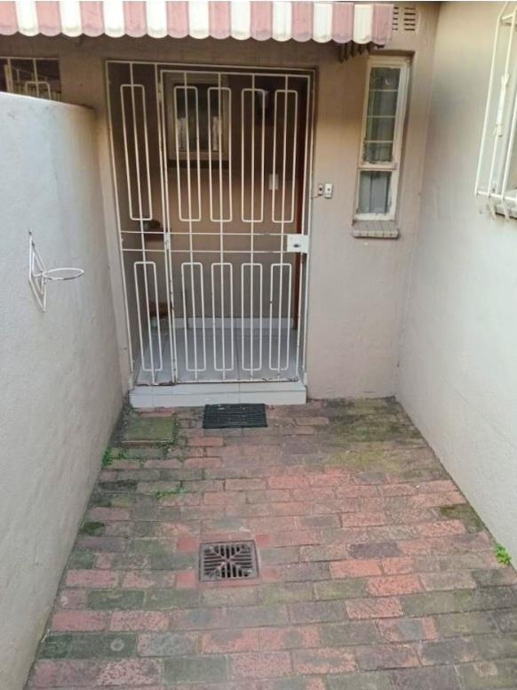 To Let 3 Bedroom Property for Rent in Lyndhurst Gauteng