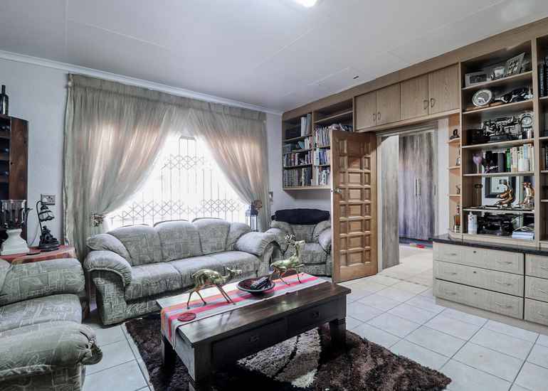 11 Bedroom Property for Sale in Largo Gauteng