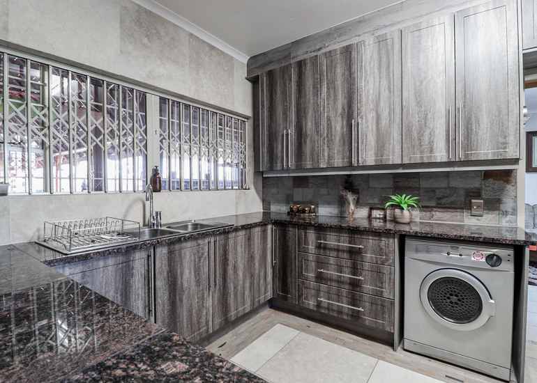 11 Bedroom Property for Sale in Largo Gauteng
