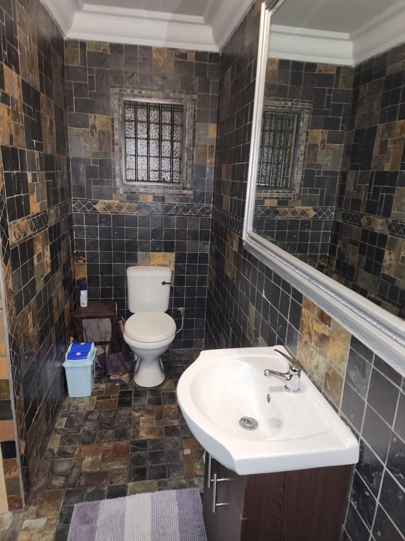 11 Bedroom Property for Sale in Largo Gauteng