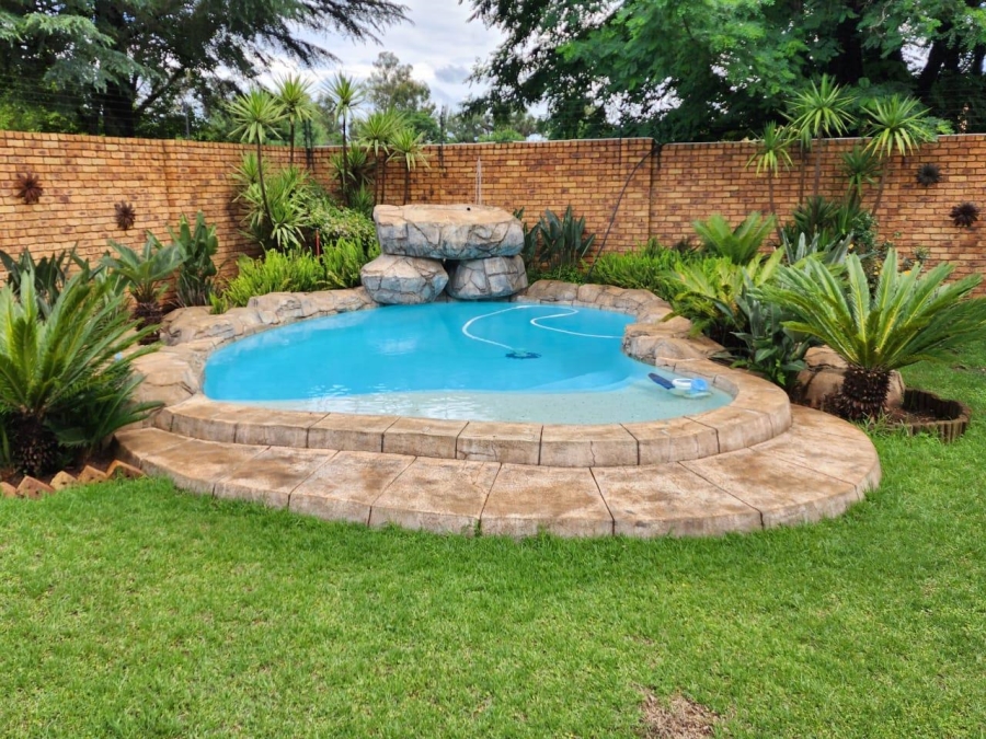 11 Bedroom Property for Sale in Largo Gauteng