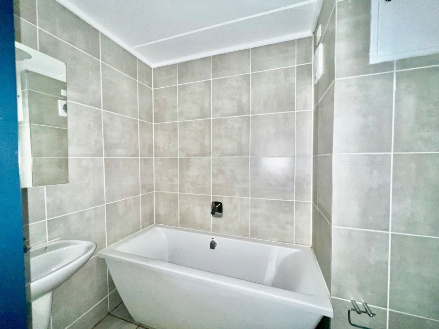 To Let 2 Bedroom Property for Rent in Linbro Park Gauteng