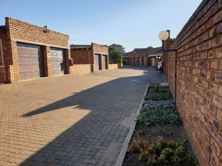 3 Bedroom Property for Sale in Randhart Gauteng