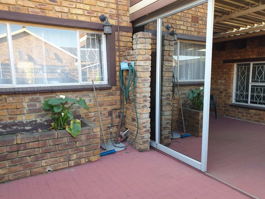 3 Bedroom Property for Sale in Randhart Gauteng