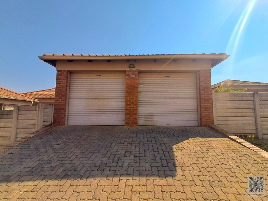 3 Bedroom Property for Sale in Thatch Hill Estate Gauteng