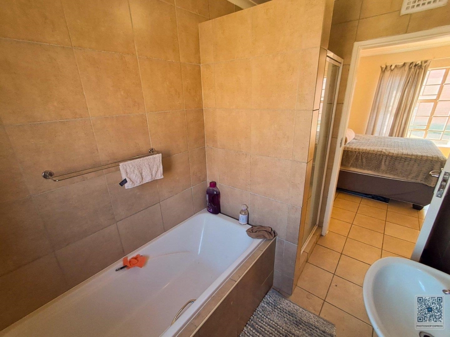 3 Bedroom Property for Sale in Thatch Hill Estate Gauteng