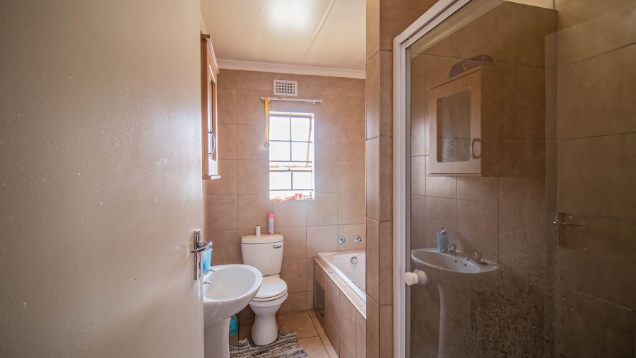 3 Bedroom Property for Sale in Thatch Hill Estate Gauteng