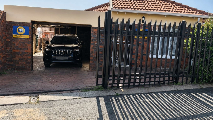 3 Bedroom Property for Sale in Ormonde Gauteng