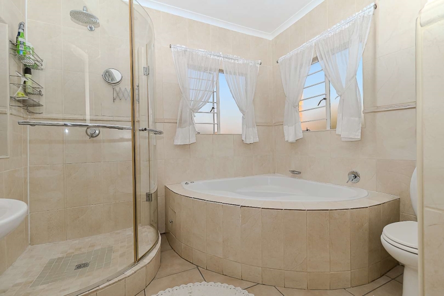 4 Bedroom Property for Sale in Weltevreden Park Gauteng